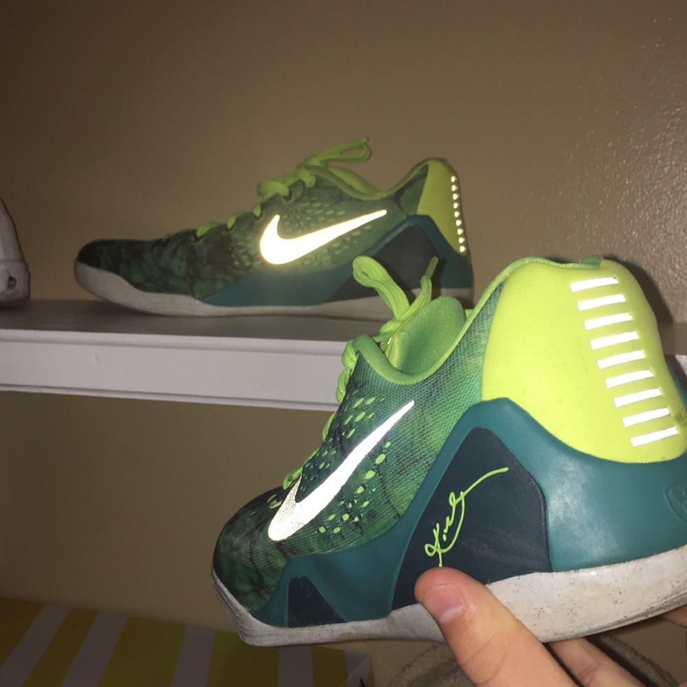 Kobe 8s